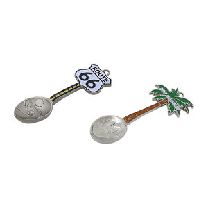 2025 mejor calidad personalizada nueva moda personalizada Venta caliente Aleación de Zinc <span class=keywords><strong>Yammy</strong></span> 3D cuchara hecha a mano colgantes de moda encantos - Product Image 2