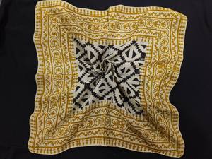 Foulard carré ethnique en coton fait main, imprimé floral dessiné à la main, doux pour la peau, cadeau d'été, Saint-Valentin - Rajasthan - Product Image 2