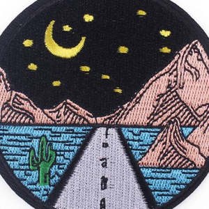 Nuevo Estilo, Parches Bordados Personalizados de Venta Caliente, Material PU, Adhesivos, Borde Merrow, para Gorras, Tamaños Personalizados, Diseños OEM, 3D, para Exteriores - Product Image 2