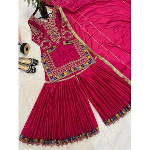Conjunto de Fiesta de Diseño: Top de Satén y Sharara con Bordado de Lentejuelas, Incluye Dupatta - Product Image 2