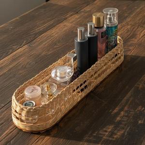 Plateau en rotin tressé fin, idéal pour les pinceaux de maquillage, les parfums, les crèmes de soin et l'utilisation sur la coiffeuse. Fabriqué en Inde. - Product Image 5