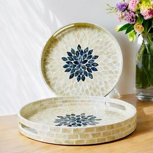 Plateau artisanal en nacre avec incrustations complexes pour un service de luxe, une décoration et une présentation à la maison - Product Image 4