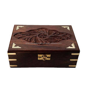 Organisateur de bijoux en bois supérieur de haute qualité incrustation en laiton et détails sculptés à la main dans des styles polyvalents au prix de gros - Product Image 3