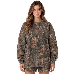 Ensemble court surdimensionné personnalisé pour femme, sweat-shirt à col rond et short assorti, tenue décontractée confortable en deux pièces, tendance - Product Image 1