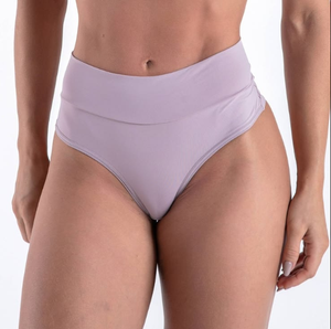 Sous-vêtements de bikini personnalisés pour femmes, prix de gros, fabrication OEM au Bangladesh, respirants, anti-plis, anti-boulochage, antibactériens, sans couture - Product Image 1