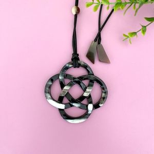 Collier en corne naturelle Bijoux en corne de buffle pour femmes Mode Meilleure vente Collier en corne de buffle Ambre Couleur miel de gm impex - Product Image 4