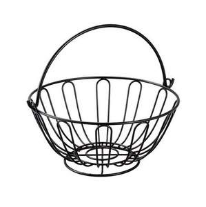 Cesta de metal para frutas, un compañero eficiente para el almacenamiento de productos frescos en cocinas elegantes y para una presentación interior sofisticada. - Product Image 1