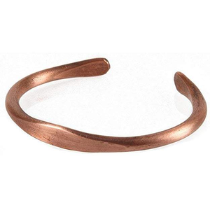 Artesanía en Metal, Elegante Brazalete Magnético de Cobre Ecológico con Color Personalizado, Plano, de Blossom Craft India - Product Image 1