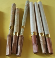 Tendu Leaf Rolls Fourniture d'usine Meilleurs prix tailles Rollies Queen & King tailles tubes de cônes de feuille de palmier en ébène à combustion super lente