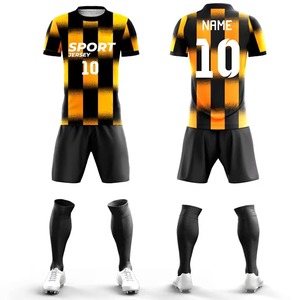 ชุดเสื้อฟุตบอลชายแบบกำหนดเอง สีดำลายตารางเหลือง แขนสั้น ระบายเหงื่อได้ดี เหมาะสำหรับทุกฤดูกาล - Product Image 1