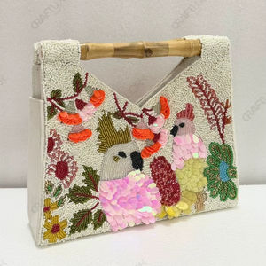 Fabricante de Bolsos de Mano con Cuentas y Motivos Botánicos, Bolsos de Resort, Venta al por Mayor, OEM, Bolsos Artesanales, Exportación, Marca Privada, Suministro a Granel - Product Image 1