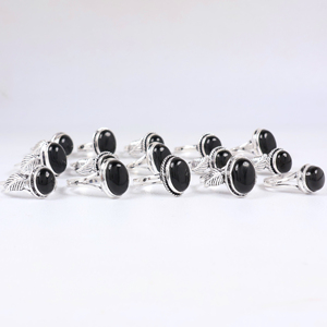 Anillos Ovalados de Cabujón de Piedra Negra Opaca de Aspecto Natural, Hechos a Mano, Chapados en Plata 925, Joyería de Moda al por Mayor para Mujer - Product Image 2
