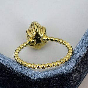 Anillo de Plata de Ley 925 Sólida con Peridoto Engastado en Bisel, Chapado en Oro, Estilo Vintage para Mujer, con Gema de Corte Pera y Banda de Cuentas - Product Image 4
