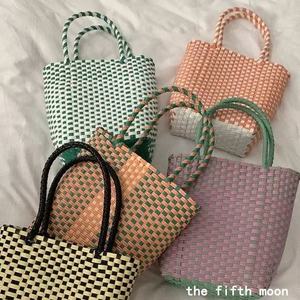 Nueva Bolsa Tipo Cubo para Agua, Linda y Moderna, con Tejido Plástico a Cuadros Coloridos, Azul, Portátil - Product Image 1