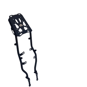 Portaequipajes Trasero con Respaldo y Bolsa Trasera para Motocicletas Honda CB150/CB300 - Product Image 2