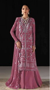 ชุดคุर्ติผ้าชีฟองปักลายหรูหราพร้อมผ้าคลุมไหล่ |   ชุดสูทดีไซน์เนอร์ลายปักแบบซีเควนซ์และคัทลี |   ชุดงานเลี้ยงสไตล์ชาติพันธุ์ - Product Image 4