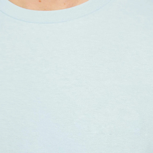 T-shirt pour homme bleu clair à manches courtes, coupe classique, col rond, jersey tricoté, 100% coton, couleur unie, design simple - Product Image 5