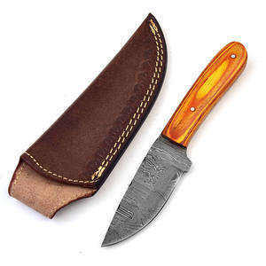 Couteau de chasse en acier Damas avec manche en bois pour la survie en plein air, couteaux personnalisables OEM à vendre - Product Image 2