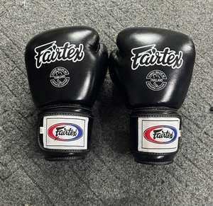 นวมชกมวยหนังแท้ Fairtex แบบสั่งทำพิเศษ คุณภาพสูง ระดับมืออาชีพ ปิดนิ้วเต็มรูปแบบ กันลื่น ระบายความชื้น ปิดด้วยแถบตีนตุ๊กแก - Product Image 5