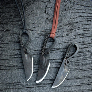Pequeño colgante de cuchillo vikingo viene con cordón para joyería. - Product Image 5