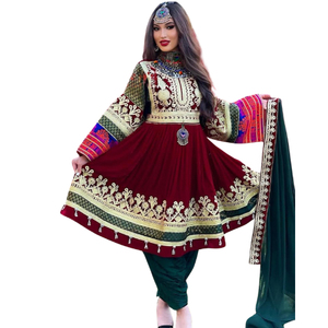 Robe traditionnelle afghane en mousseline de soie Kuchi, ornée de broderies complexes en velours uni, longueur ras du sol. - Product Image 1