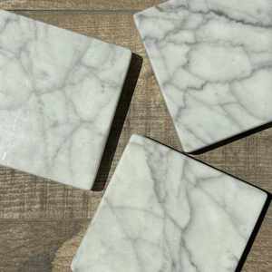 Ensemble de sous-verres en marbre naturel blanc et gris de luxe, design carré en pierre, sous-verres pour boissons, décoration de maison haut de gamme, table à café ou à thé - Product Image 5