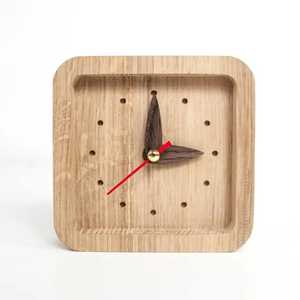 Horloge rectangulaire en bois à chiffres romains, compacte, d'inspiration vintage, artisanale, durable, pour la maison ou le bureau - Product Image 4