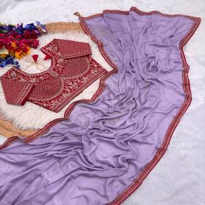 Sari en soie pure VASTRA COTTAGE, doux et froissé, avec bordure en dentelle fantaisie faite main, et chemisier en soie satinée pure avec broderies lourdes. - Product Image 4