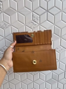 Nouvel Arrivage Portefeuille Pochette en Cuir de Vachette Couleur Marron Vente Chaude Portefeuille en Cuir à Poils Cadeau Femme - Product Image 4