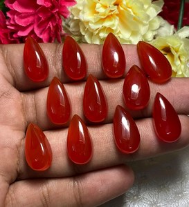 พลอยออนิกซ์สีแดงธรรมชาติทรงลูกแพร์ขัดเรียบคุณภาพสูงสำหรับทำเครื่องประดับพลอยขายส่งขนาด 10x20 มม. - Product Image 1