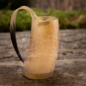 Mug en corne de buffle Viking - Fait main, écologique - Authentique récipient médiéval pour bière, ale et eau - Cadeau pour la fête des pères - Product Image 1