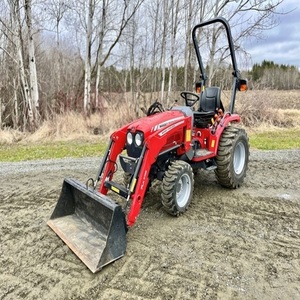 Tracteur compact Massey Ferguson GC1725M avec transmission intégrale, performances puissantes, design polyvalent et utilitaire - Product Image 6