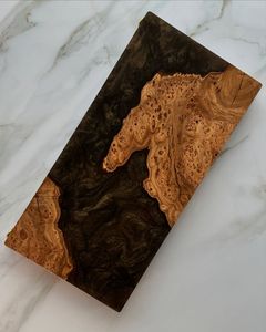 Planche de cuisine en bois et résine époxy faite à la main - Multifonctionnelle, durable, lavable au lave-vaisselle, pour usage en restaurant - Product Image 2