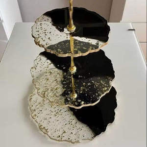 Support à gâteau 3 pièces en résine contemporaine pour maisons modernes, fait main, écologique, décoratif, passe au lave-vaisselle, élégant - Product Image 2