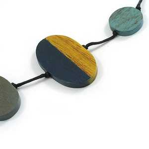 Collier Pendentif en Bois de Designer MN Exports, Bijou Écologique Fait Main, Style Bohème Élégant, Cadeau de Mariage Chrétien Géométrique - Product Image 3