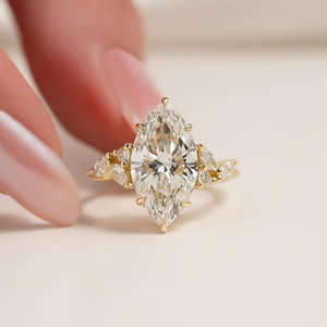 Bague de fiançailles/mariage en or 14 carats de style vintage, cultivée en laboratoire, clarté VS, taille poire, sertie à griffes, unisexe, pour les fêtes, certificat IGI - Product Image 1