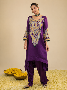 Ensemble Kurta Bohobi pour femme, violet uni, brodé, asymétrique, manches longues, en soie satinée tissée, coupe trapèze, traditionnel, pour mariage et occasions formelles - Product Image 2