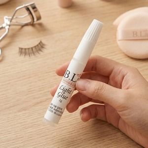 กาวติดเล็บปลอมชนิดกด 2 กรัม สูตรเฉพาะ UV รับผลิตแบรนด์ส่วนตัว OEM/ODM - Product Image 4