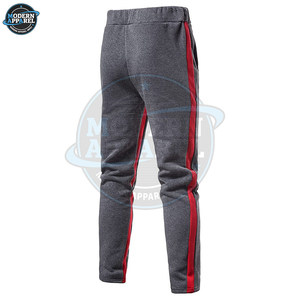 Nouveaux ensembles de survêtements de qualité pour hommes – Tenues décontractées de fitness et de jogging pour hommes – Ensembles de survêtements unis avec détails latéraux pour l'entraînement - Product Image 5