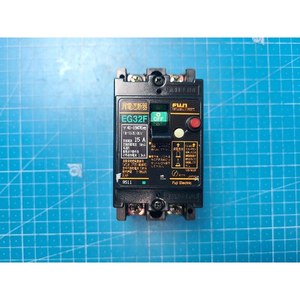 Disjoncteur différentiel Fuji EG32F 15A 30mA d'occasion – Pièces détachées d'équipement semi-conducteur ancien - Product Image 1