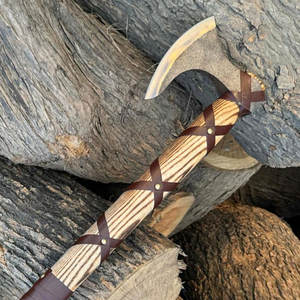 ขวานไวกิ้ง งานแฮนด์เมด สไตล์นอร์ดิก ใบมีดเหล็กกล้าคาร์บอน ด้ามไม้ เหมาะสำหรับตั้งแคมป์ ล่าสัตว์ และเป็นของขวัญ - Product Image 4