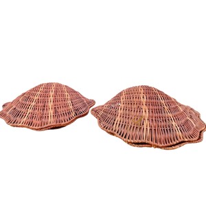 Cute Clamshell Rattan <b>Basket</b> <b>with</b> <b>Lid</b> Woven Decorative Toy Storage Bin Kids Blanket Towel Laundry Hamper Brown - Product Image 4