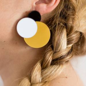 Boucles d'oreilles en résine faites à la main pour femmes, bijoux légers et tendance, boucles d'oreilles colorées pour tous les jours, les fêtes, les mariages - Product Image 3
