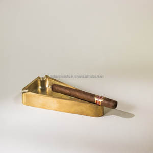 Cenicero Portátil de Metal Ali Handicraft con Diseño Floral Tricéntrico, Forma Personalizada, Ideal para Viajes - Product Image 6