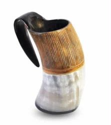 Mug en corne traditionnel de qualité supérieure avec poignée, tasse à boire d'inspiration viking pour boissons froides, disponible au prix d'usine - Product Image 2