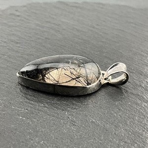 จี้รูปหยดน้ำทำจากควอตซ์รูทิเลเต็ดวินเทจประดับเงินแท้ สร้อยคอทำมือจากหินธรรมชาติ ของขวัญสุดหรูสำหรับผู้หญิง - Product Image 3