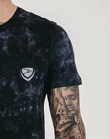 เสื้อยืดแขนสั้นผู้ชาย ลายมัดย้อม คอโอ ทรงเข้ารูป สไตล์ลำลอง มีลายโลโก้ด้านหน้า - Product Image 6
