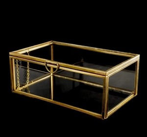 Caja de Almacenamiento de Vidrio Decorativa Personalizada con Marco Metálico para Organizar Joyas y Regalos - Product Image 2