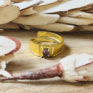 Anillo de latón con amatista, diseño nuevo y popular, chapado en oro de 18k, anillo geométrico, anillo ajustable, anillo al por mayor para mujer - Product Image 1