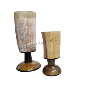 Vasos de Chupito Tradicionales de Cuerno de Búfalo Pulido, Colores Naturales Únicos, Decoraciones Vikingas Ecológicas para Artesanías Naturales - Product Image 1